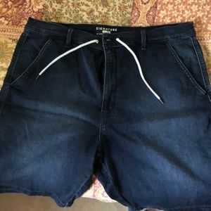 Levi Signature Jean Shorts